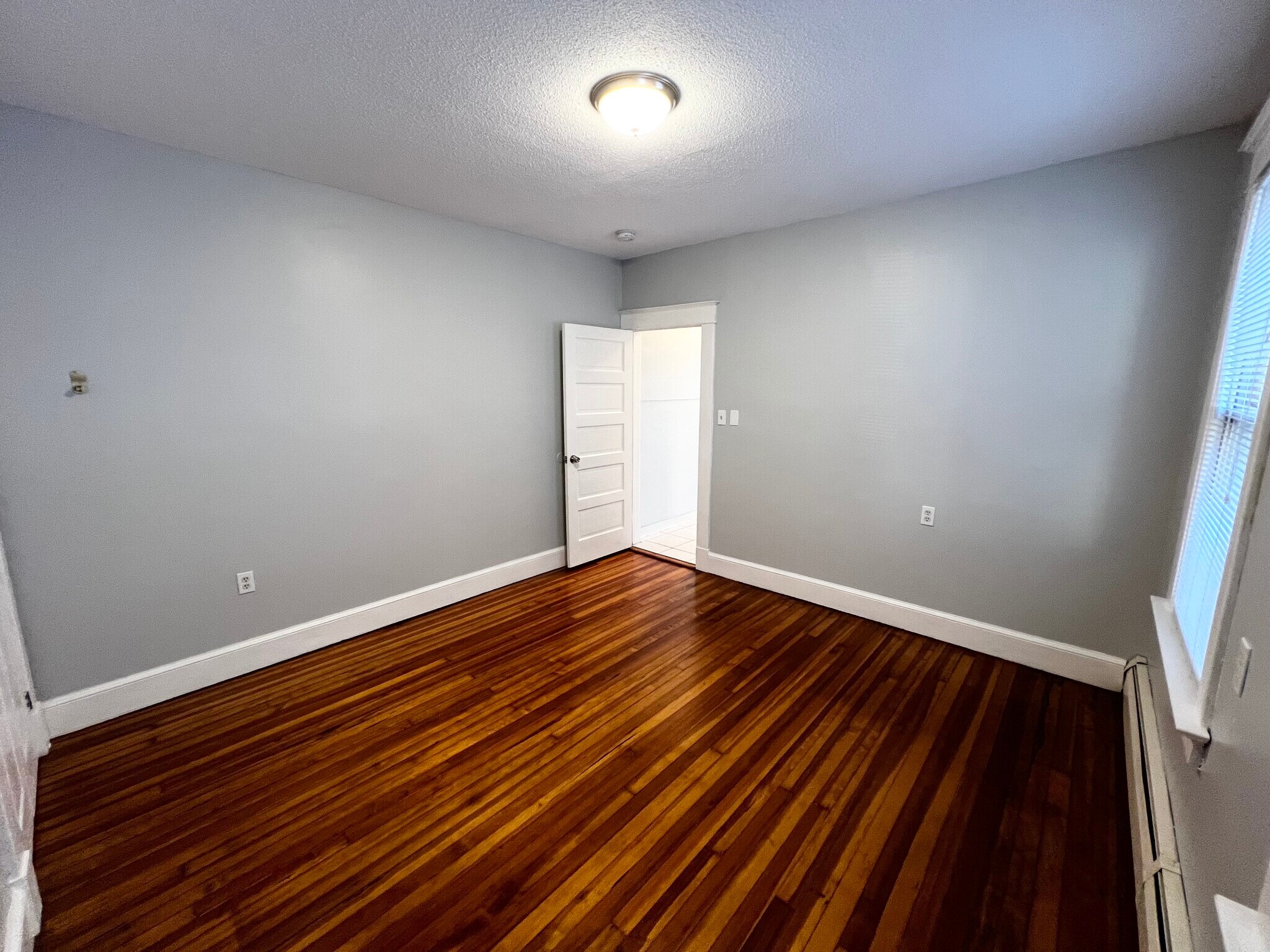 Building Photo - 532 High St