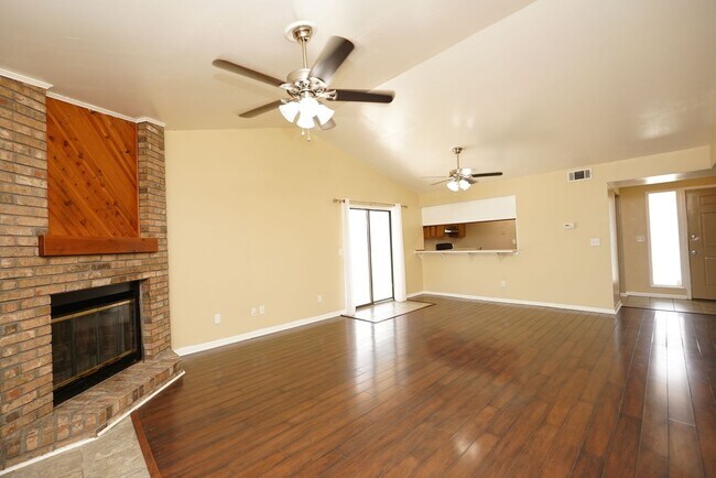 Building Photo - 104 Cedar Ridge Way
