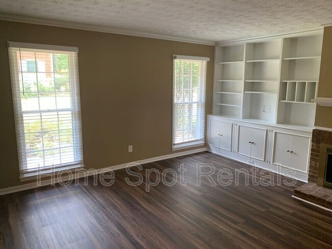 Building Photo - 2932 Lavista Way