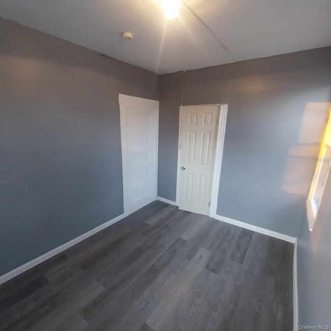 Building Photo - 40 Harts Ave