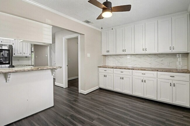 Building Photo - 1402 Copperfield Ct