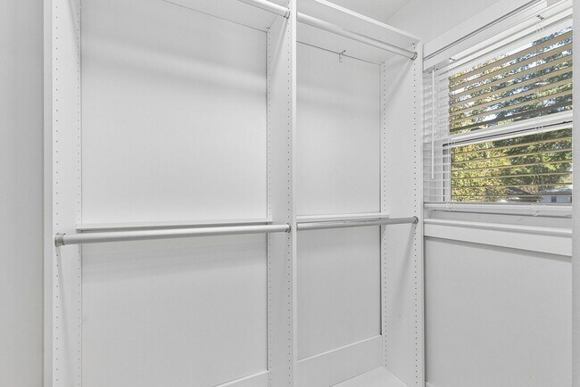 Building Photo - Beautifully Updated 3/2 w/ Large Fenced Backyard, Minutes From ATL Airport and Woodward Academy