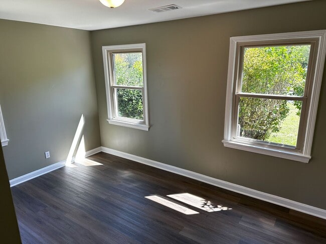 Building Photo - Brick Home with Modern Upgrades
