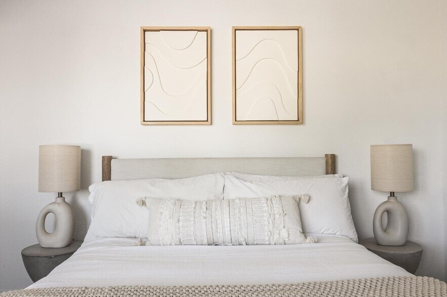 Building Photo - 73125 Guadalupe Ave