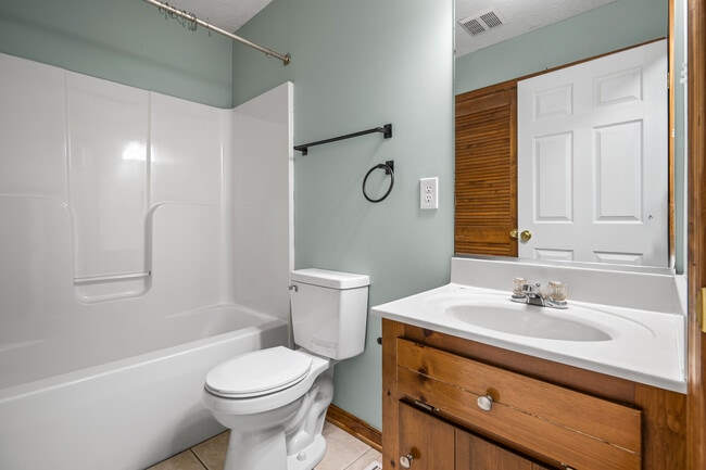 Building Photo - 514 Highland Ave