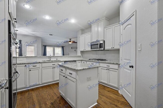 Building Photo - 513 Rustic Oak Ln