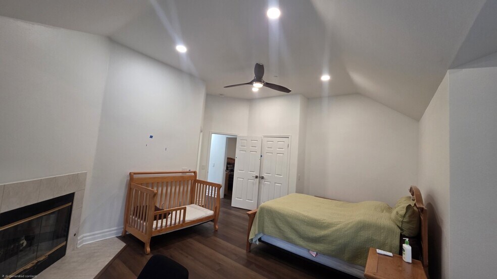 Building Photo - 321 Emerald Dr