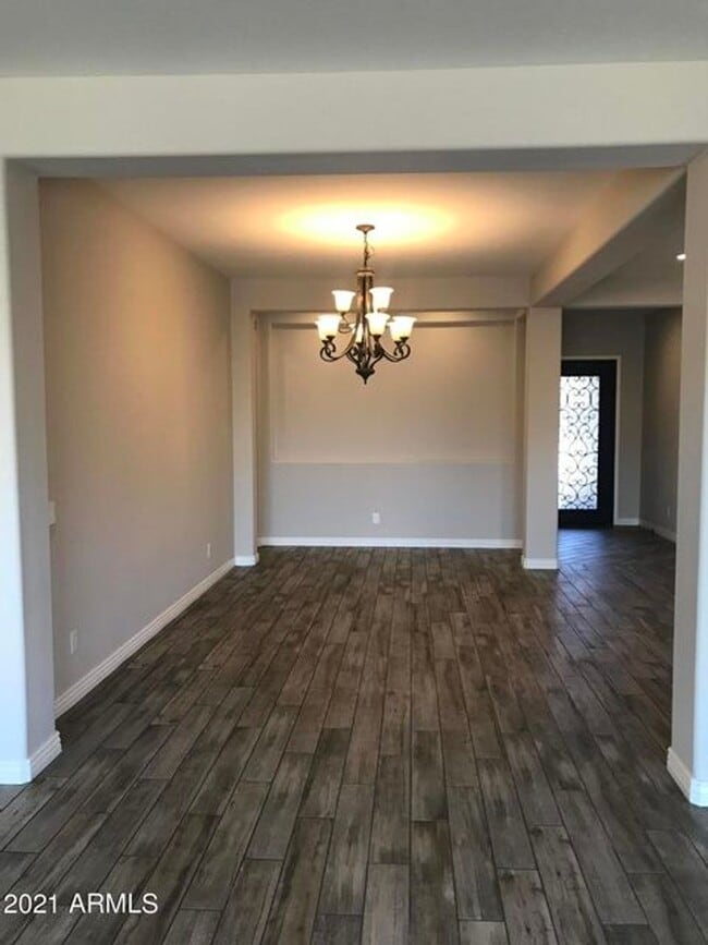 Building Photo - Beautiful Foothills 4 Bed and 3 Bath