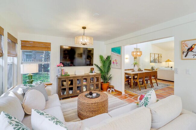 Building Photo - 113 Margarita Rd