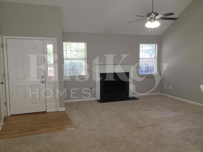 Building Photo - 280 Lazy Hollow Ln