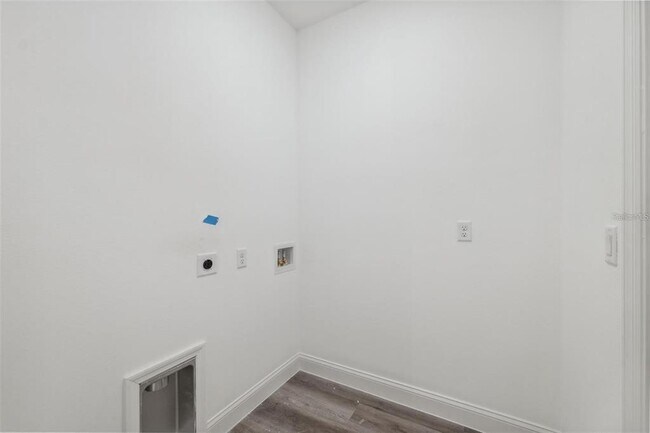 Building Photo - 6062 SW 154th Place Rd