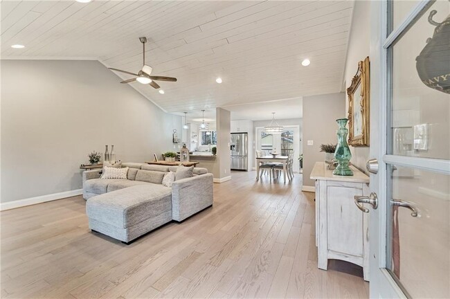 Building Photo - 5235 Lanier Ln