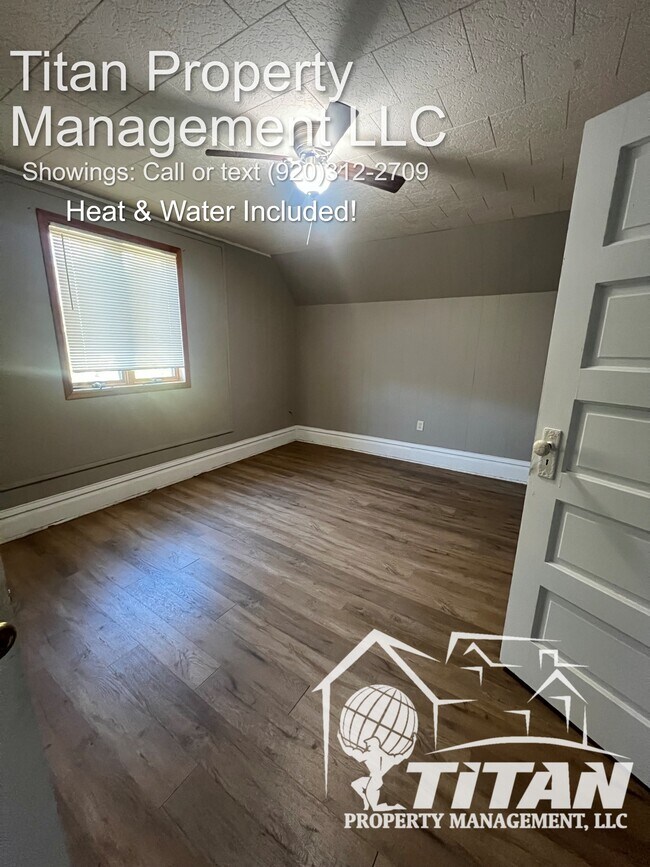 Building Photo - 400 Main St