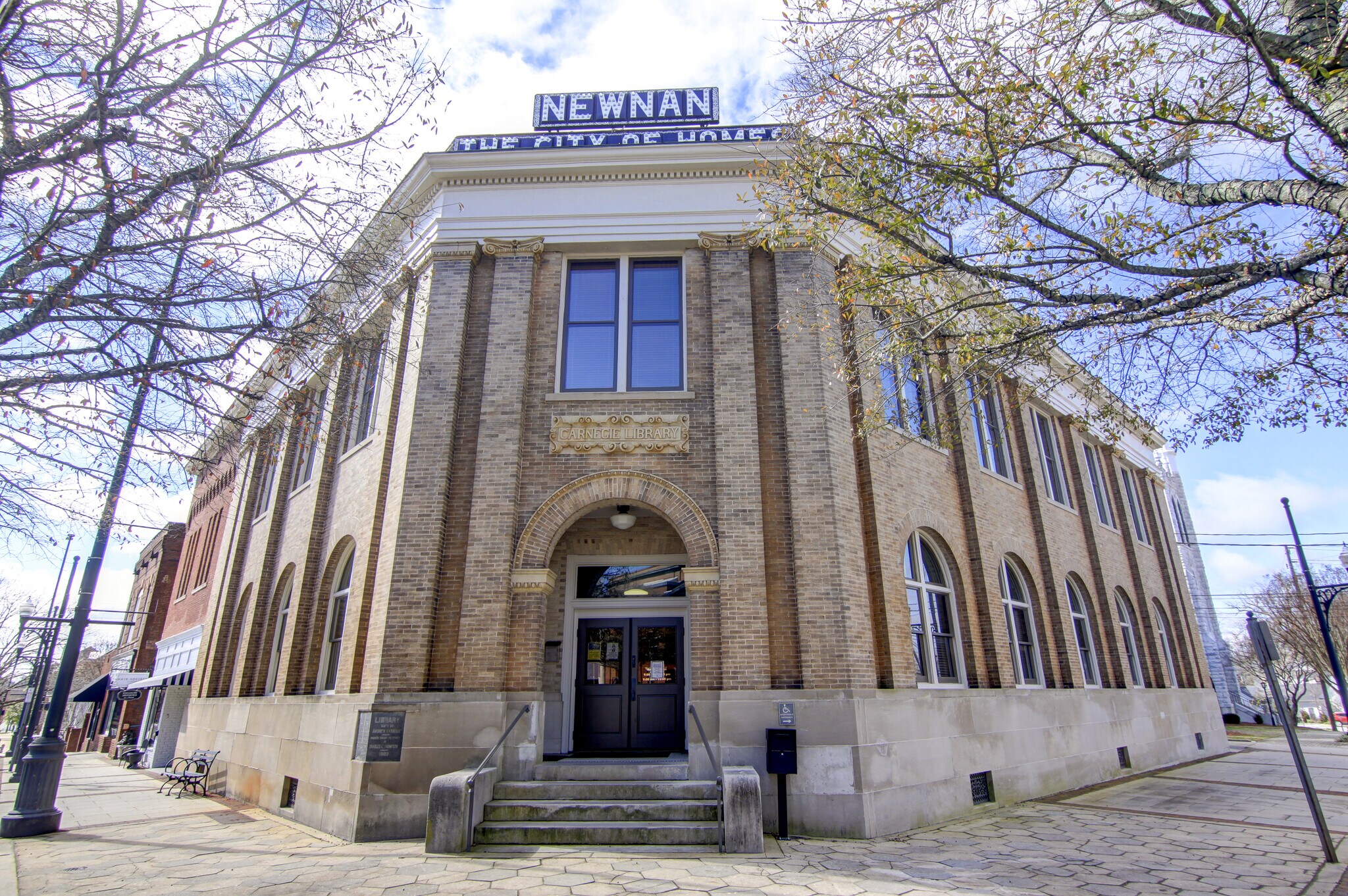 Building Photo - 48 Clark St