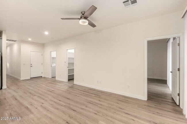 Building Photo - 129 W Latona Rd