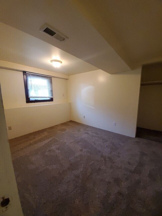 Building Photo - 6 bedroom, 3 bath near Downtown Bellingham!