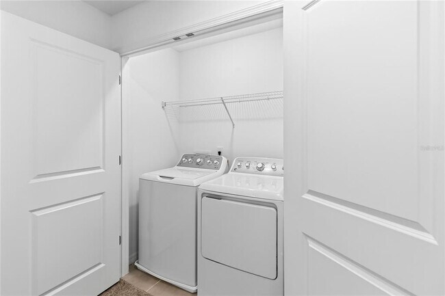 Building Photo - 1851 Roosevelt Pl