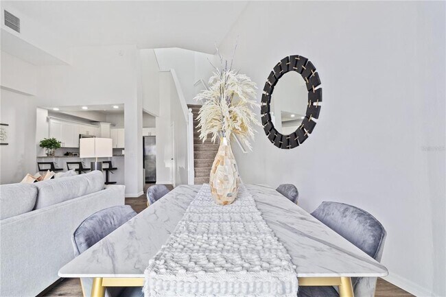 Building Photo - 9415 Citrus Glen Pl