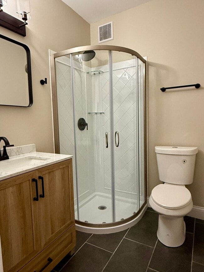 Building Photo - Newly Renovated, All Brand New, Huge 4 bedroom! Incline District