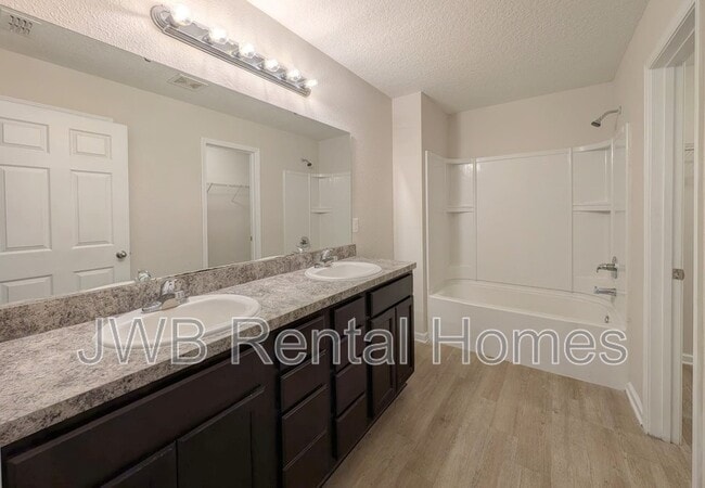 Building Photo - 5651 Norde Dr W