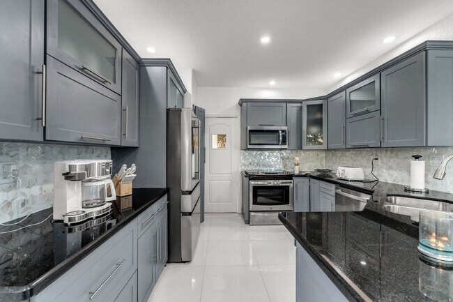 Building Photo - 1205 SW 146th Ct