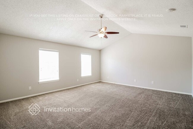 Building Photo - 2051 Vista Dr