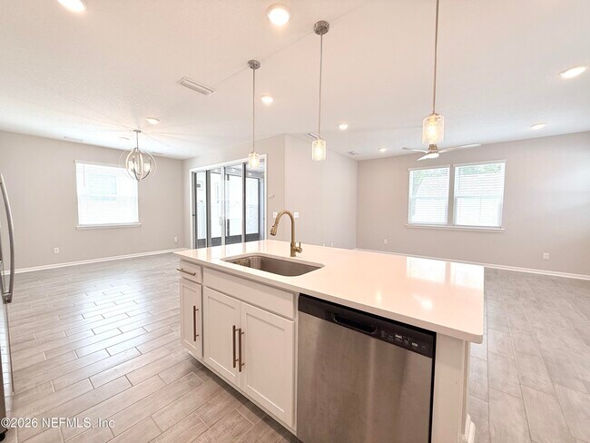 Building Photo - 878 Cedar Slough Dr