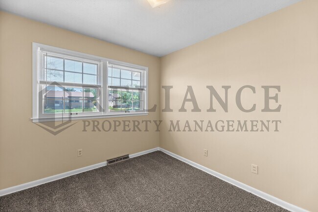 Building Photo - 3052 S Bonn Ave