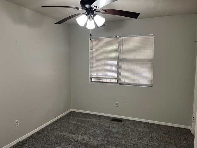 Building Photo - Country living - 4BR/2BA in Keithville - o...