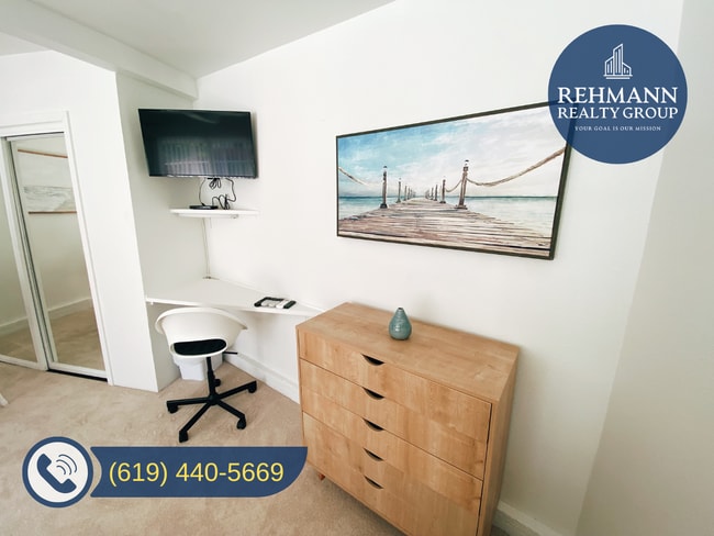 Building Photo - 2404 Chatsworth Blvd