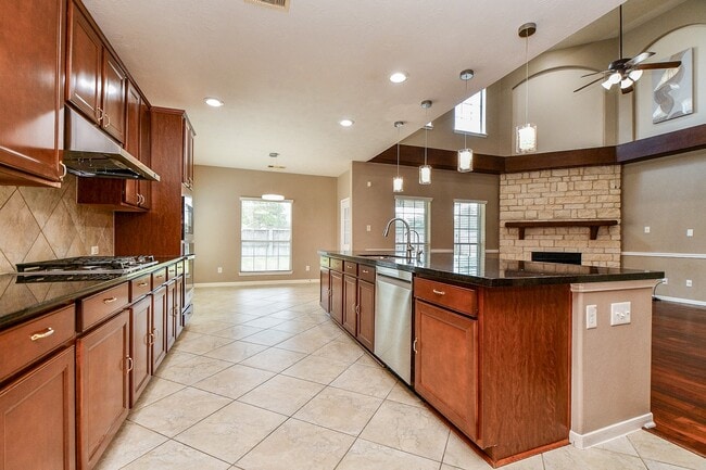 Building Photo - 26011 Pebble Terrane Ln