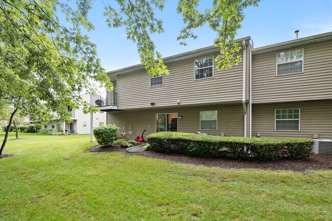 Building Photo - 96 Gant Cir