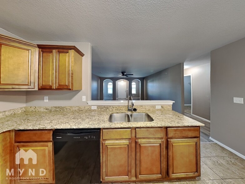 Building Photo - 1101 Sundowner Ranch Ave
