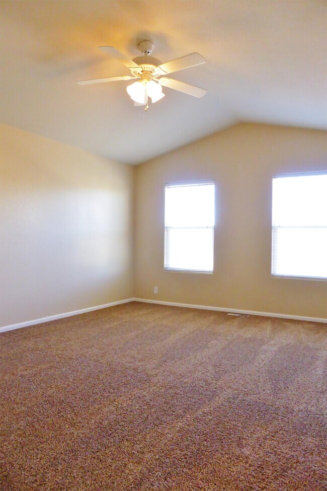 Building Photo - 8051 Elk River View