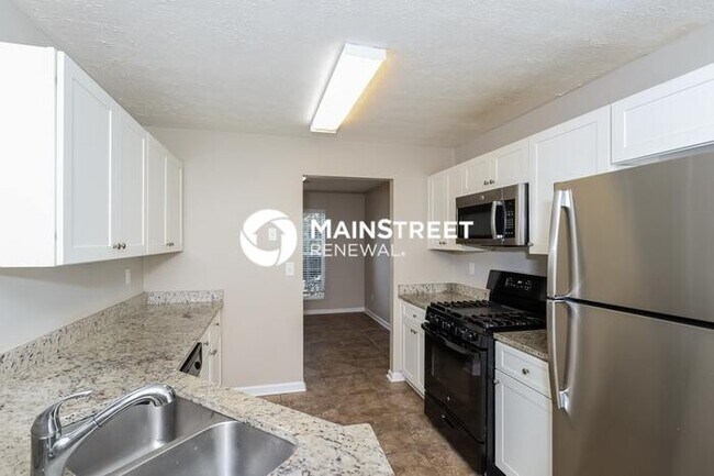Building Photo - 3 Bedroom Pet-Friendly Home in Decatur, GA with Main Street Renewal