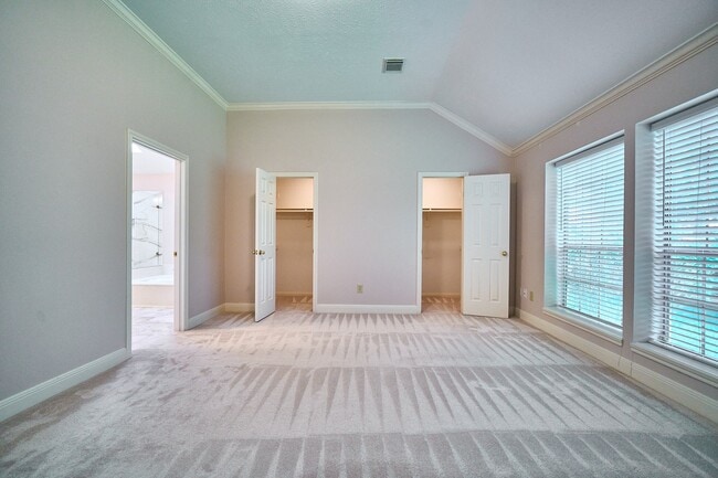Building Photo - 5022 Moss Run Dr