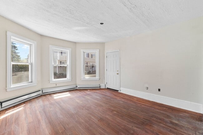 Building Photo - 109 Davis St
