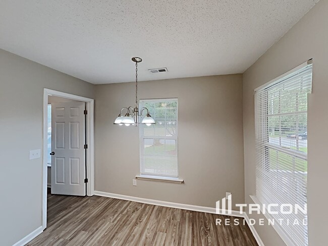 Building Photo - 1807 Bellwick Dr