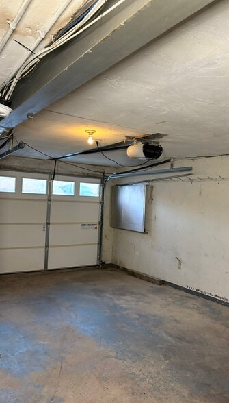 Building Photo - 321 Forrest Ave