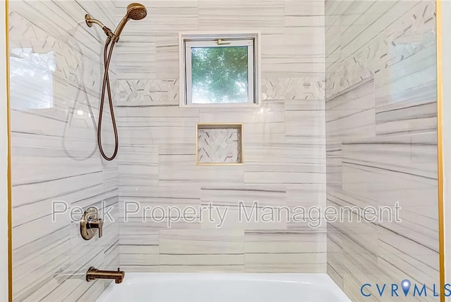 Building Photo - 2005 2nd Ave