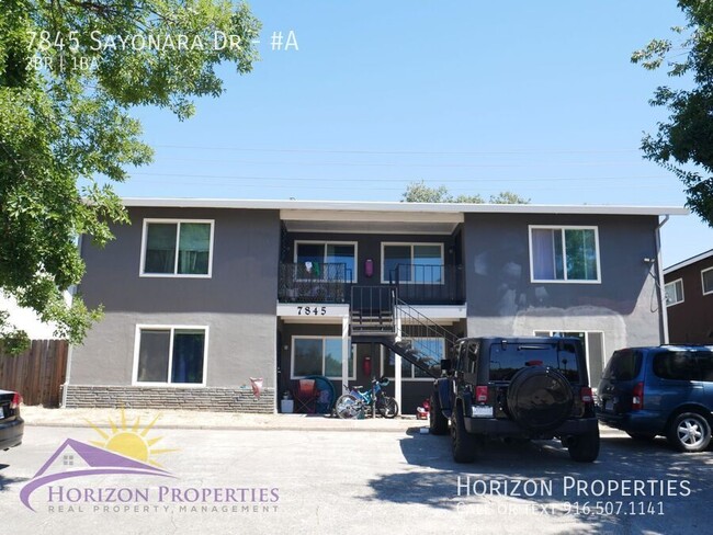 Building Photo - 2 Bed 1 Bath Remodeled Fourplex Unit - Cit...