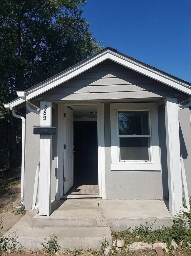 Building Photo - Spacious Railroad Style 1 bed/1 bath Home in Denver, CO- Available 8/21/26!