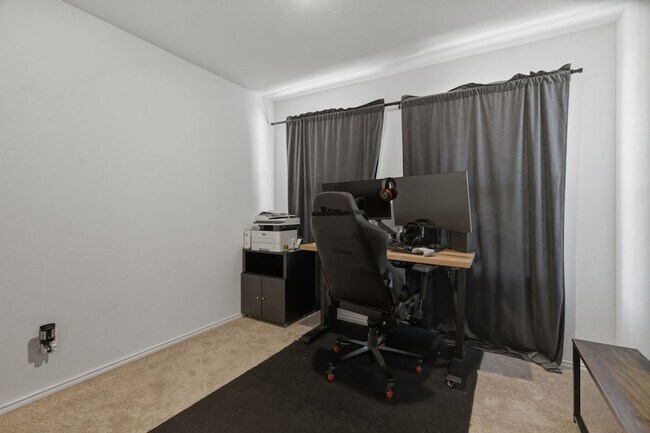 Building Photo - 5909 Cherry Holw Wy