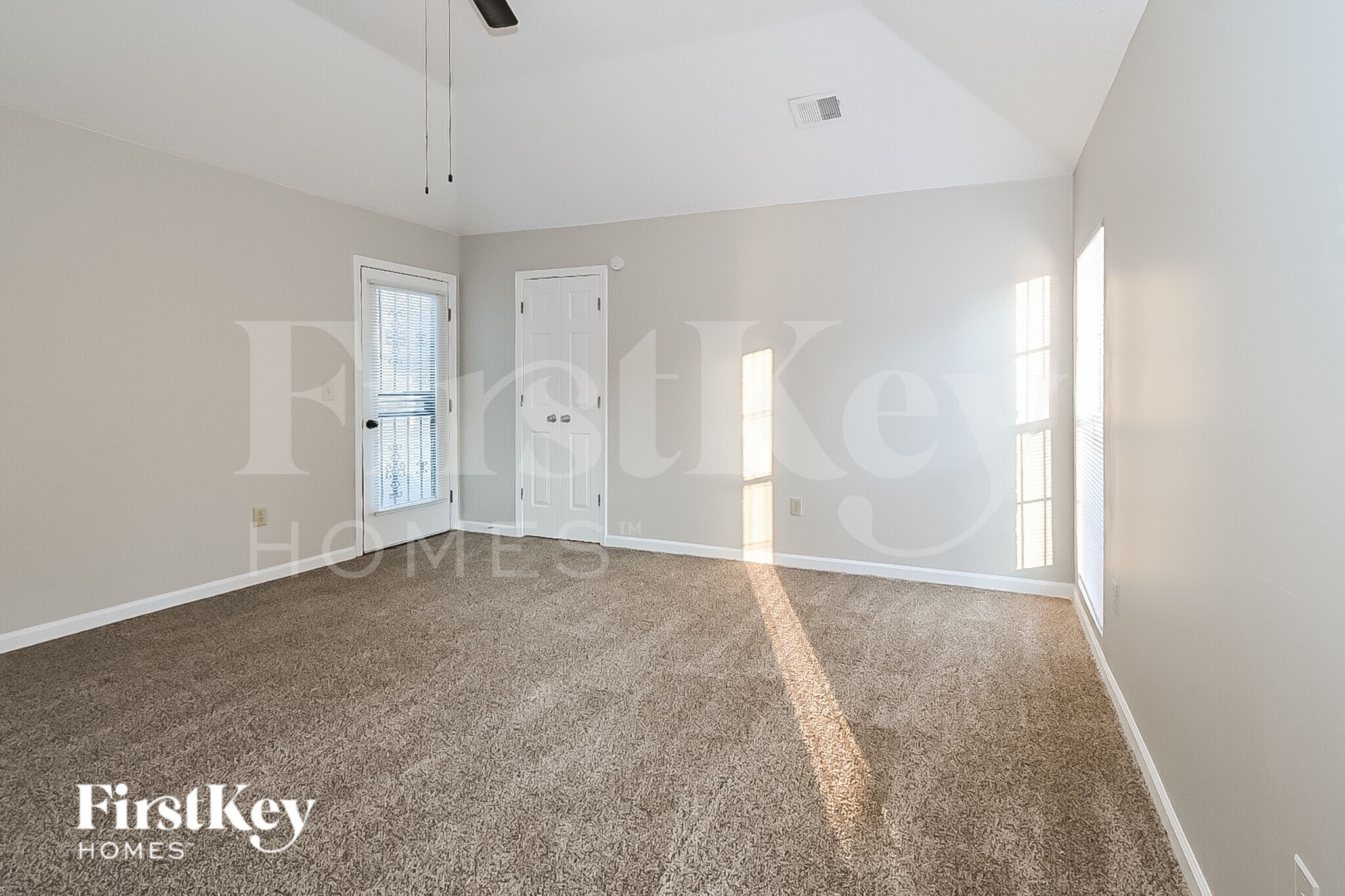 Building Photo - 7395 Kevin Rdg Cv E