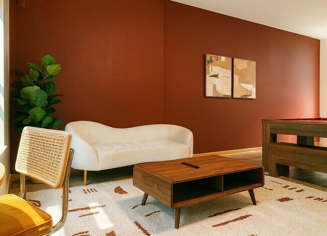 Primary Photo - 2032 W Pierce Ave