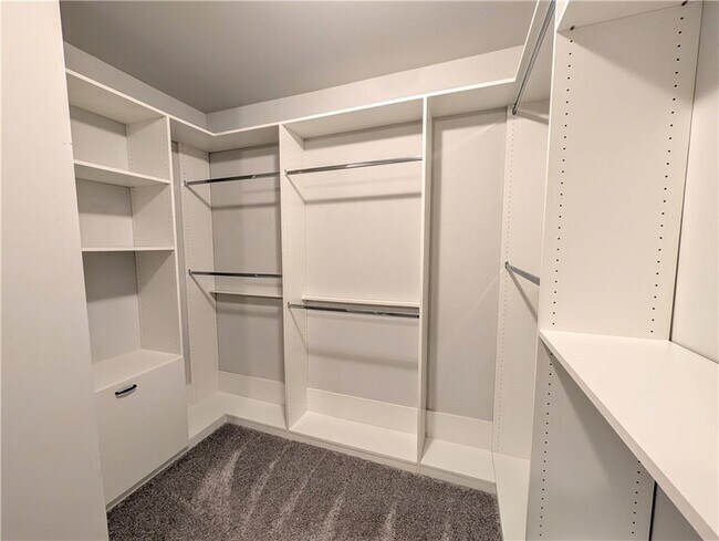 Building Photo - 5250 Whisper Point Blvd