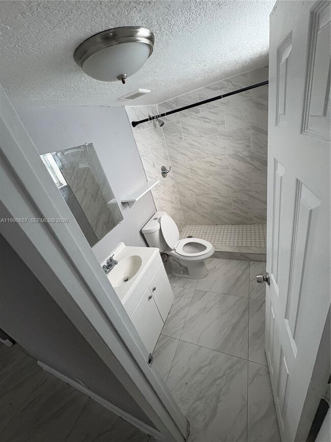 Building Photo - 3901 NW 9th Ave