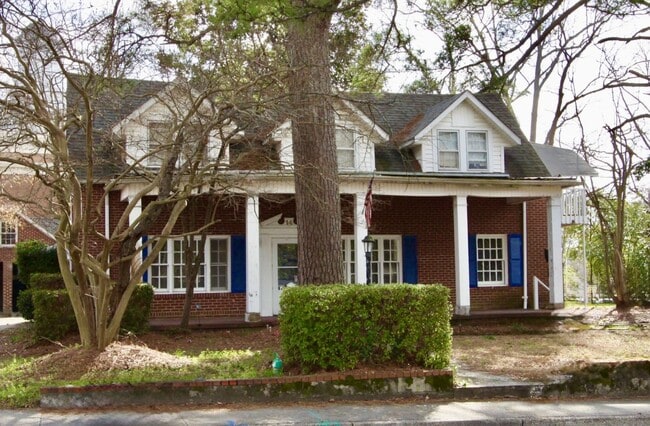 Building Photo - 14 Tallman St