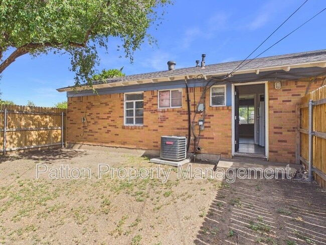 Building Photo - 2716 Duncan Dr