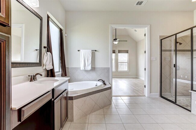 Building Photo - 2416 Millbrook Loop